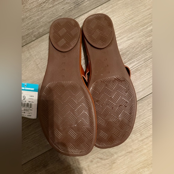 Reef Brown and Tan Leather Flip Flop Sandals - Picture 3 of 6